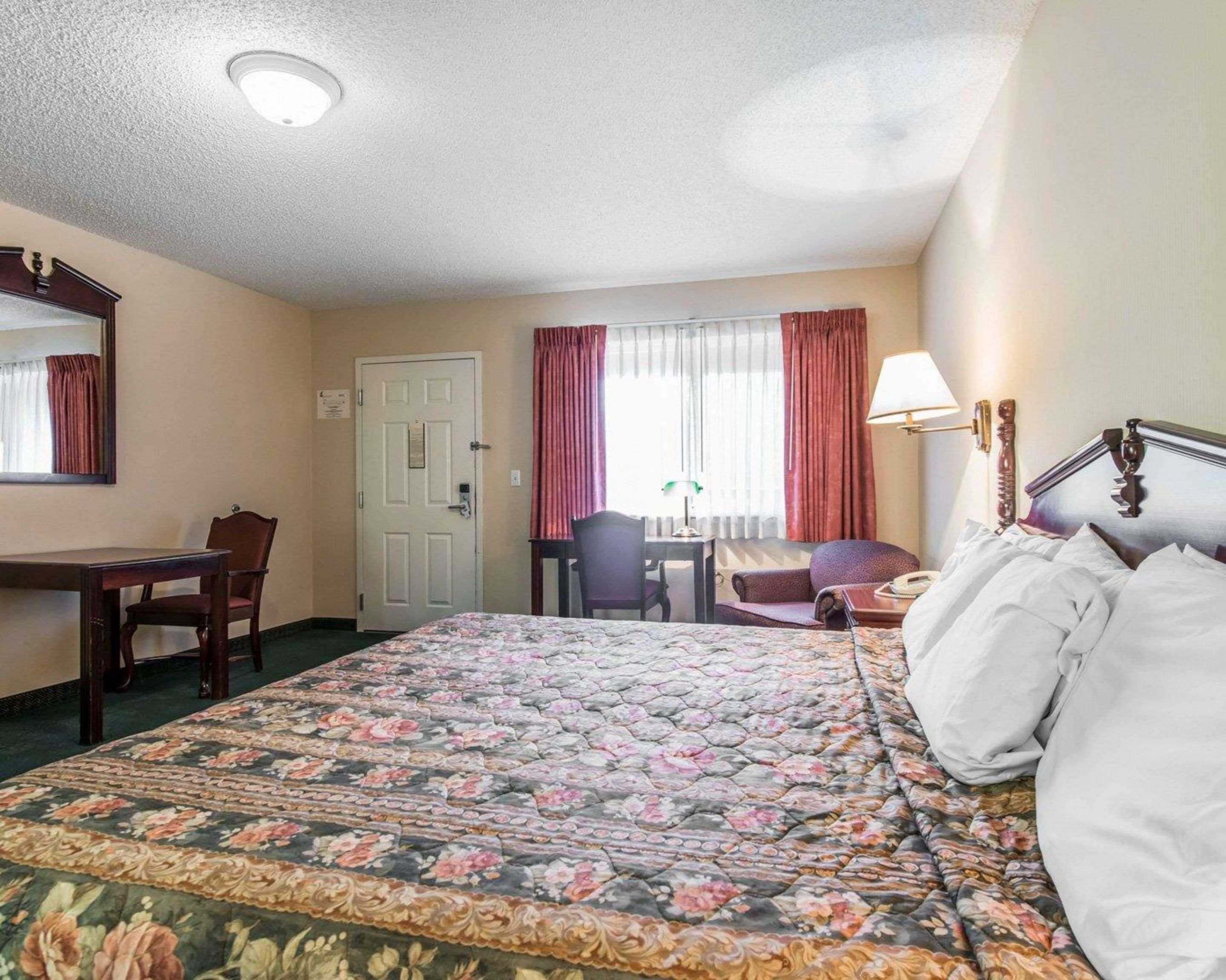 Quality Inn & Suites Manitou Springs At Pikes Peak Экстерьер фото