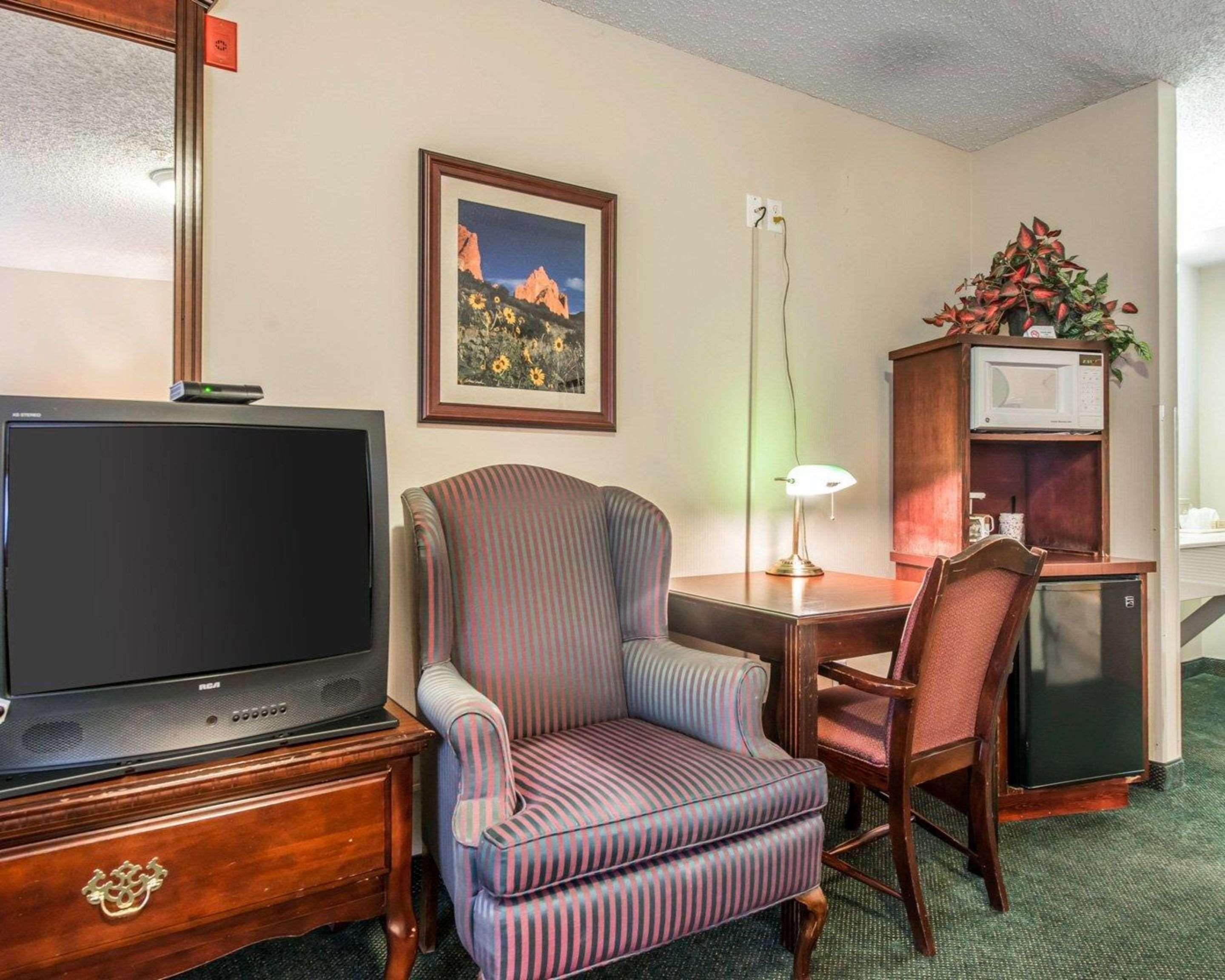 Quality Inn & Suites Manitou Springs At Pikes Peak Экстерьер фото