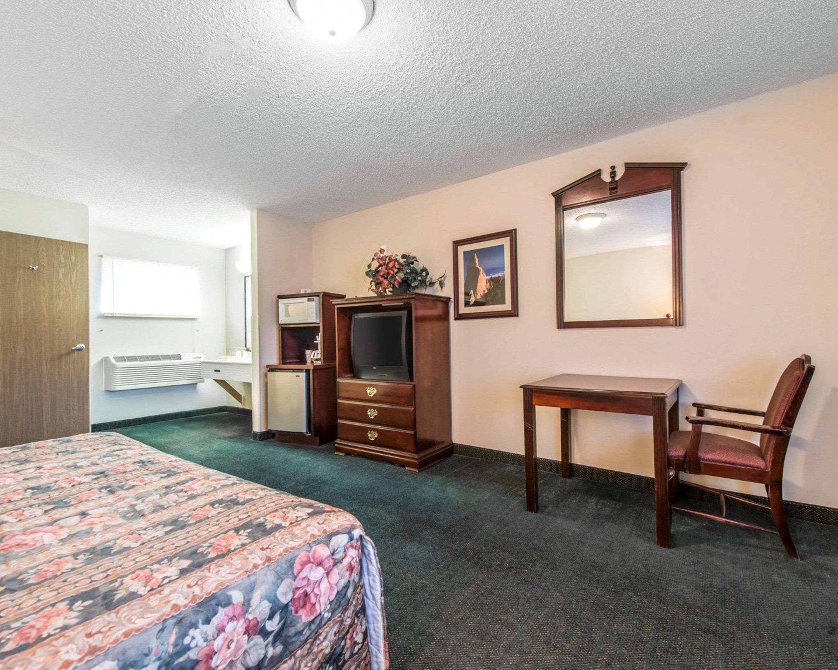 Quality Inn & Suites Manitou Springs At Pikes Peak Экстерьер фото