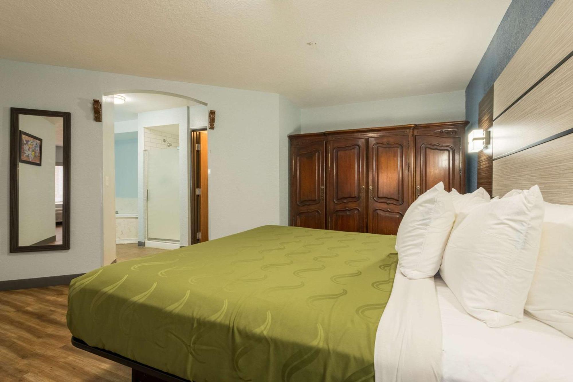 Quality Inn & Suites Manitou Springs At Pikes Peak Экстерьер фото