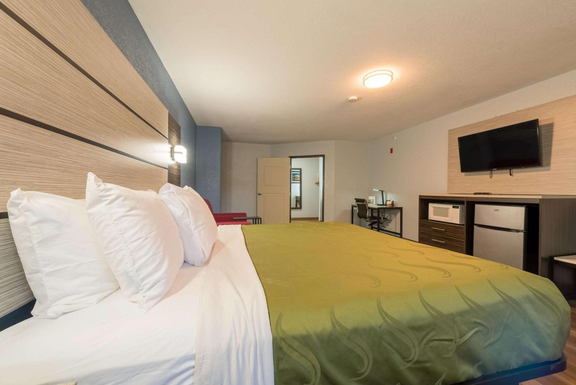 Quality Inn & Suites Manitou Springs At Pikes Peak Экстерьер фото
