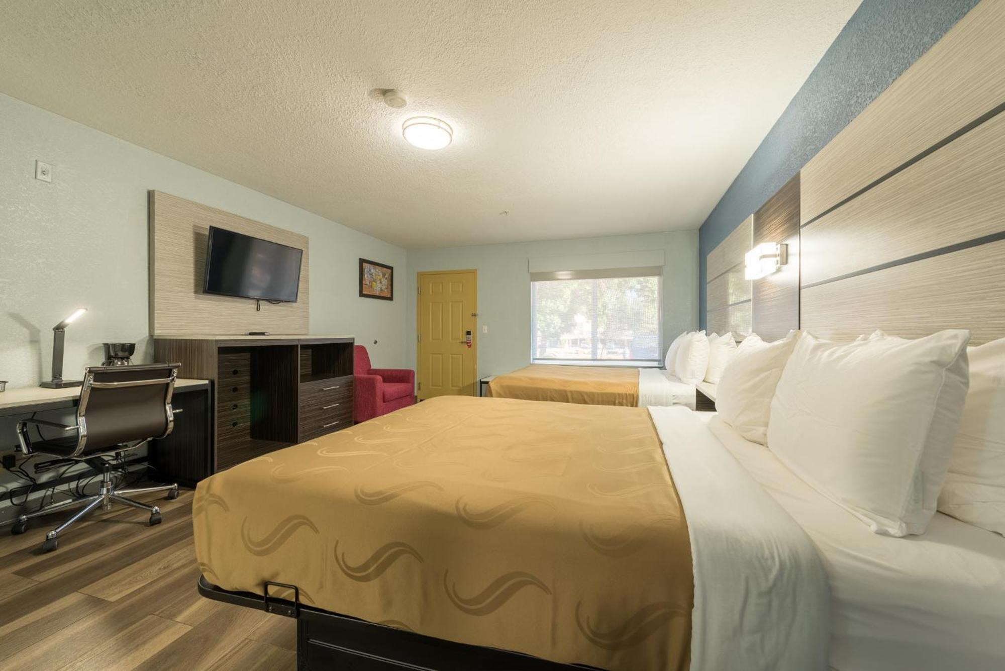 Quality Inn & Suites Manitou Springs At Pikes Peak Экстерьер фото
